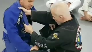 Collar Drag To Cross Choke